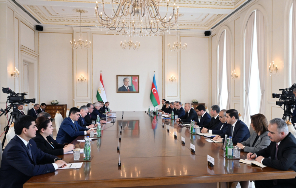 Präsident von Aserbaidschan und Tadschikistan treffen sich im erweiterten Format