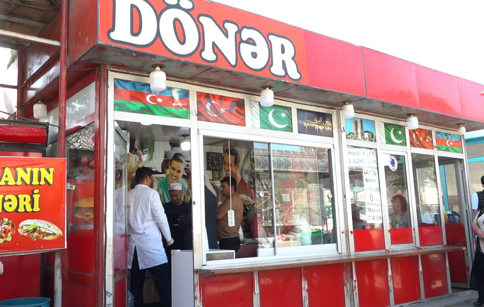 Bakıda reyd: 1 manata dönər satan dönərxana bağlandı