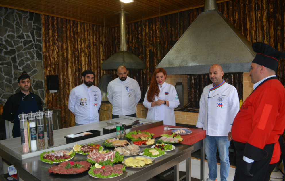 Qubada “İllərin sənətkarı” milli aşpazlar mükafatı təqdim olunub