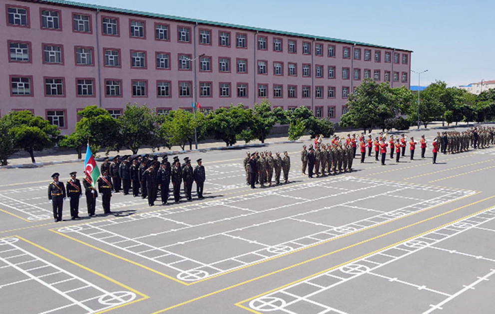 Əlahiddə Ümumqoşun Orduda növbəti gizir və buraxılış mərasimi keçirilib