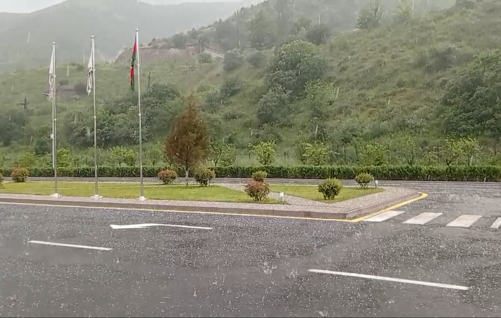 Laçına dolu yağıb