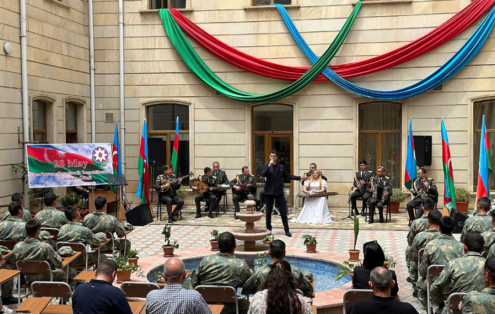 Müstəqillik Günü münasibətilə Azərbaycan Ordusunda silsilə tədbirlər keçirilib