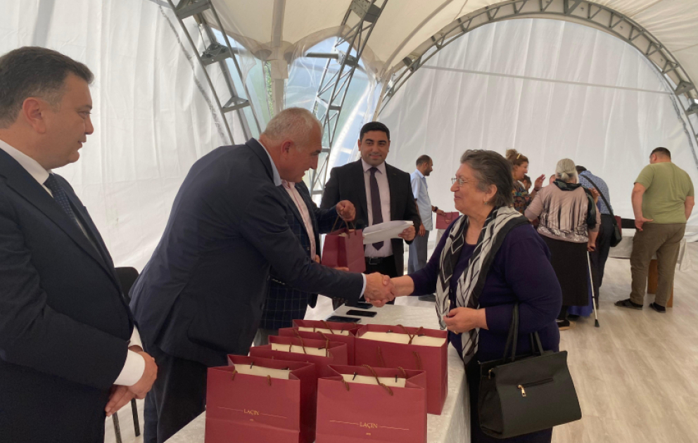 Grand retour : les 20 familles parties pour Latchine sont arrivées