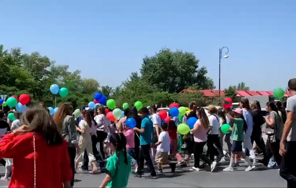 Naxçıvanda uşaqların yürüşü keçirilib
