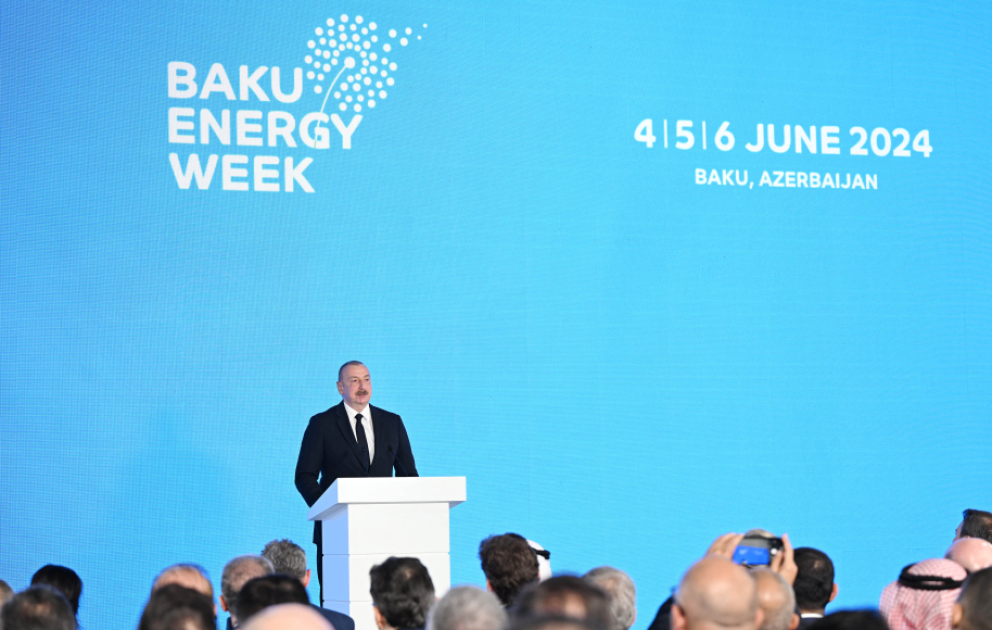Semaine de l’énergie de Bakou : Le président Ilham Aliyev participe à l’ouverture du Salon international du pétrole et du gaz de la Caspienne