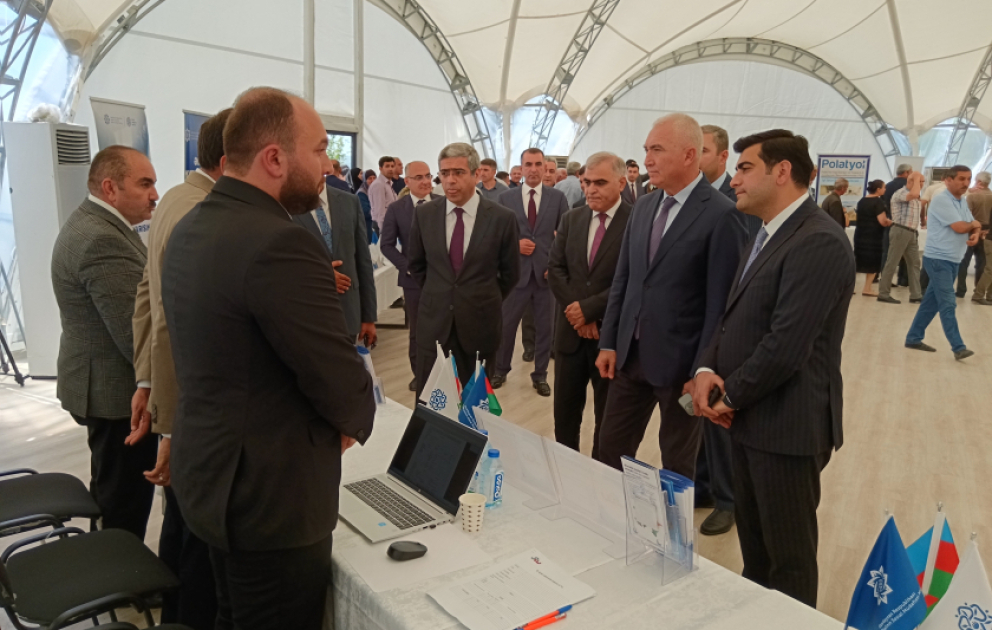 В Лачине соискателям работы предложено 335 вакансий