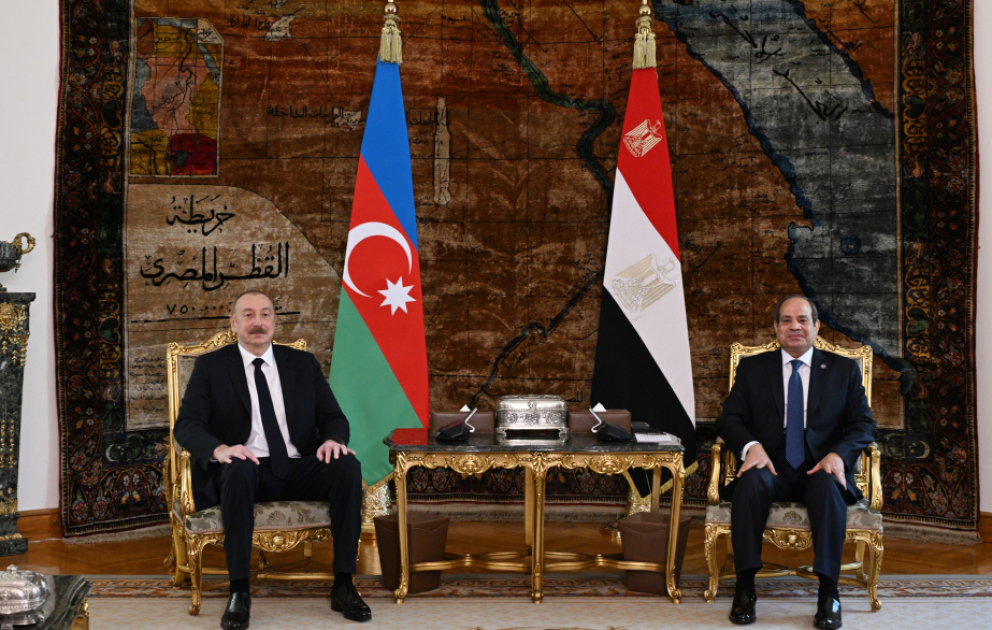 Prezident İlham Əliyevin Prezident Əbdülfəttah əs-Sisi ilə təkbətək görüşü olub