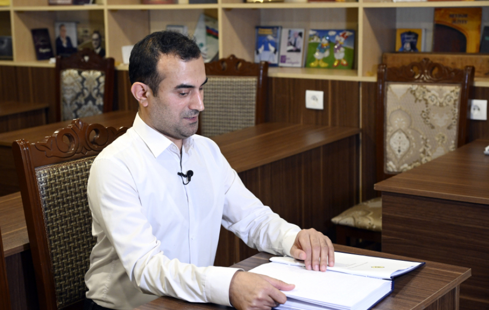 Qəlbi ilə görüb, barmaqları ilə oxuyan əzmkar Zəkəriyyə