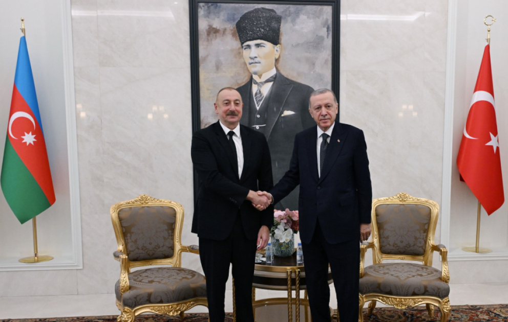 Azərbaycan və Türkiyə prezidentləri Ankaranın Esenboğa Hava Limanında görüşüblər