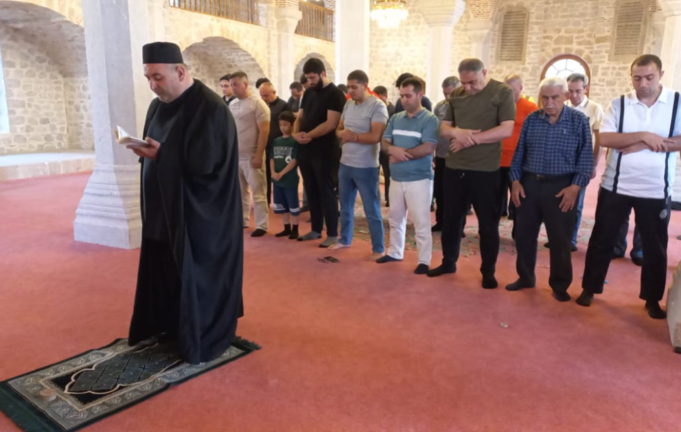 Şuşada bayram namazı qılınıb