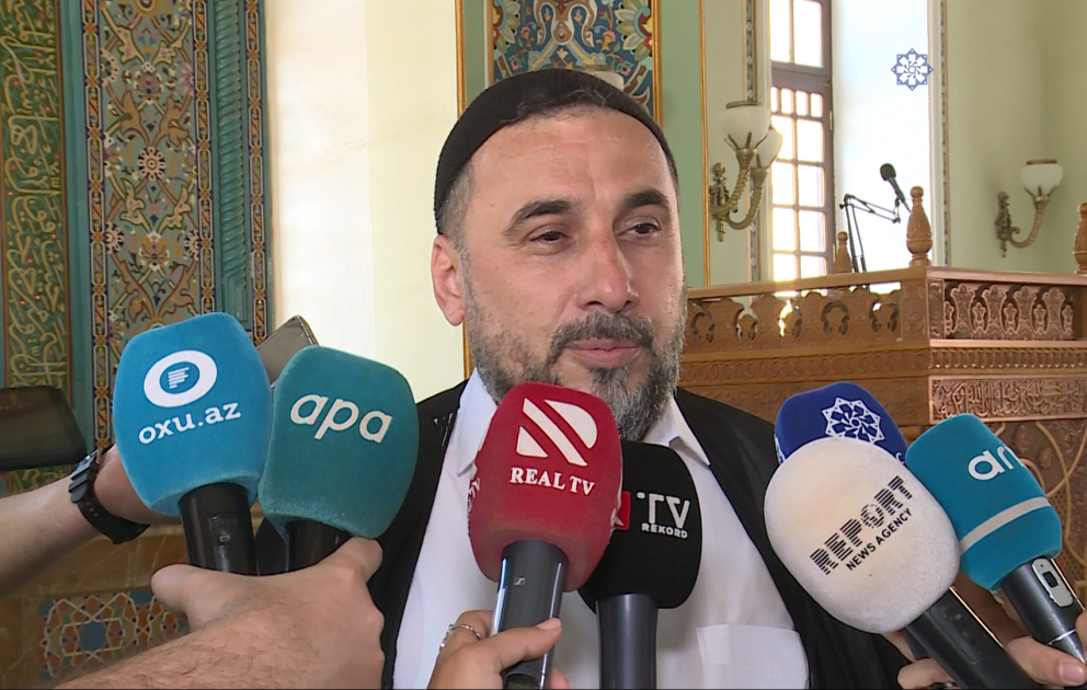 Təzəpir məscidinin imamı: Mağazalarda qurban əti adı altında heyvan kəsilib satılması şəriətə uyğun deyil və Qurban əti sayılmır