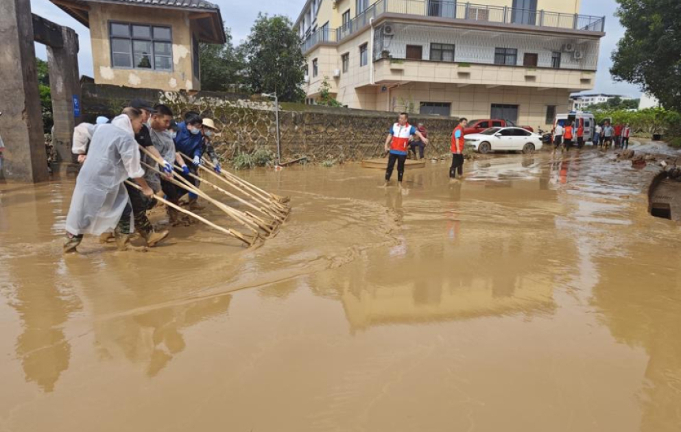Çində leysan səbəbindən 38 nəfər ölüb, 2 nəfər itkin düşüb