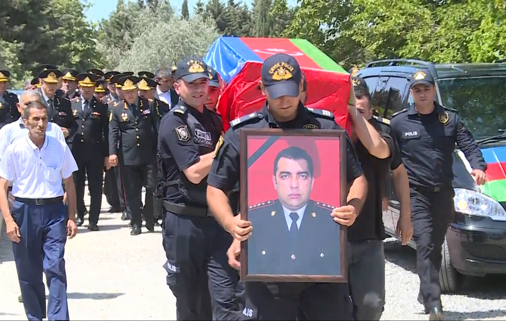 Əməliyyat zamanı həlak olan polis kapitanı torpağa tapşırılıb