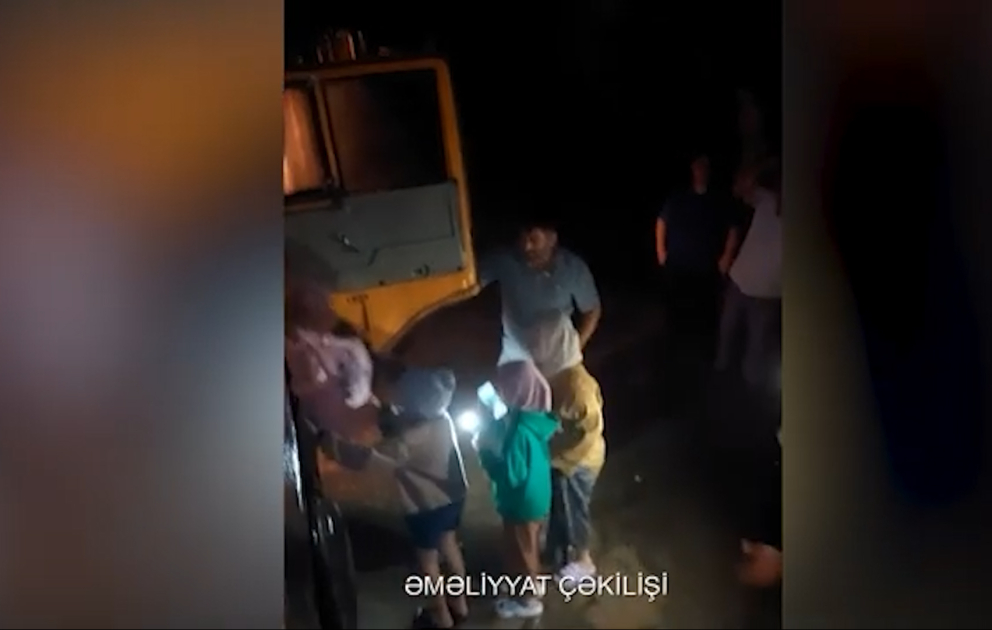 Lənkəran və Astarada bəzi evləri su basıb, 11 nəfər təxliyə olunub