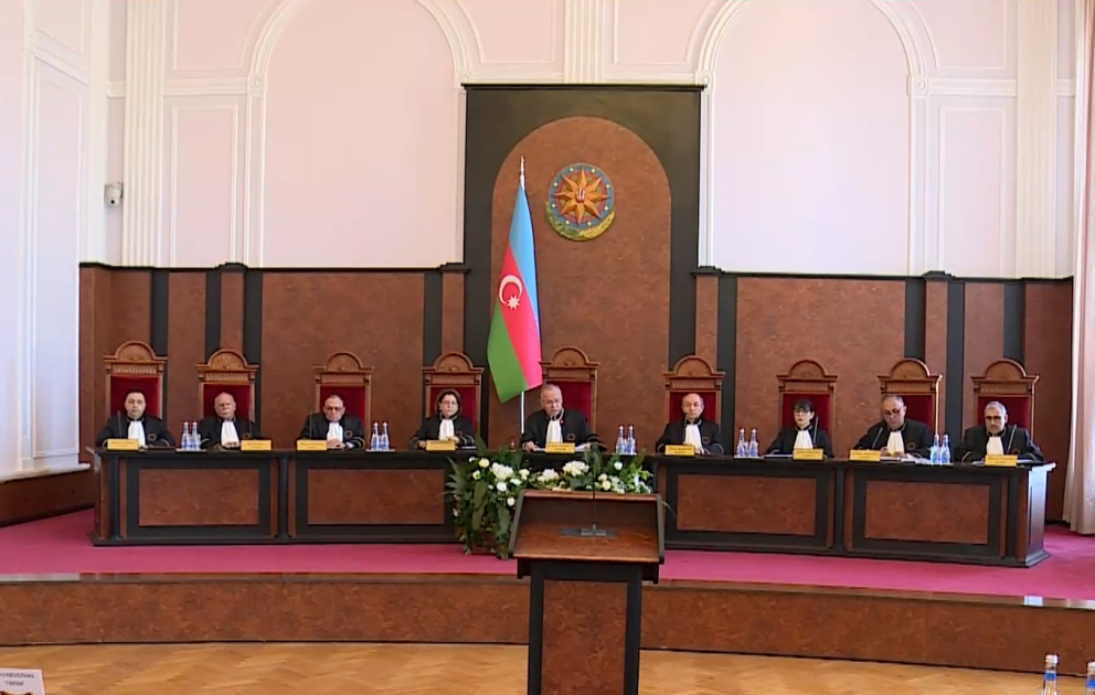 Konstitusiya Məhkəməsinin Plenumu Milli Məclisin buraxılmasının Konstitusiyaya uyğunluğuna dair Prezidentin sorğusuna baxır