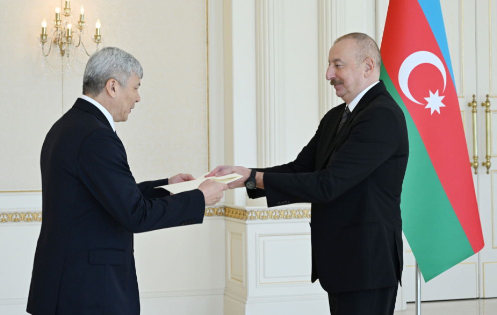 Le président Ilham Aliyev reçoit les lettres de créance du nouvel ambassadeur du Kirghizistan en Azerbaïdjan