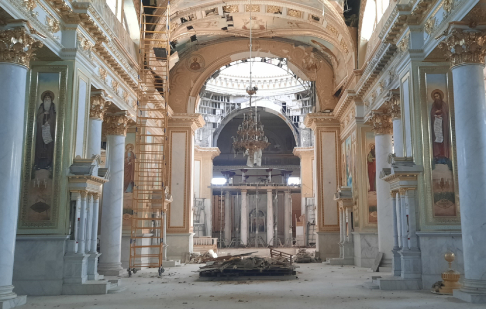 Raket zərbəsinə məruz qalmış Odessa kilsəsi təmir edilir