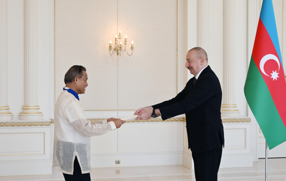 Prezident İlham Əliyev Filippinin ölkəmizdə yeni təyin olunmuş səfirinin etimadnaməsini qəbul edib