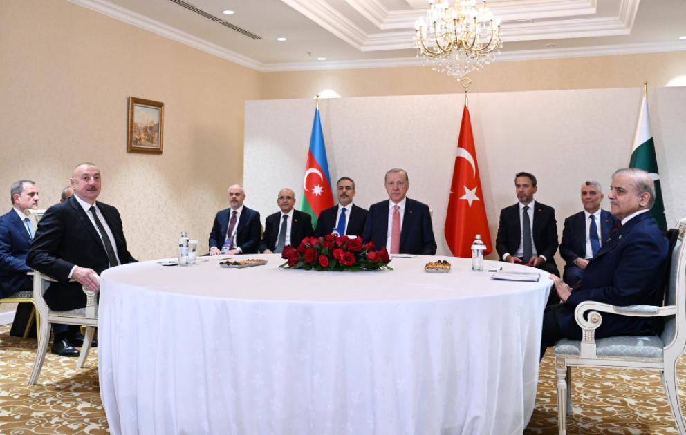 Astanada Azərbaycan Prezidenti, Türkiyə Prezidenti və Pakistanın Baş naziri arasında üçtərəfli görüş keçirilib