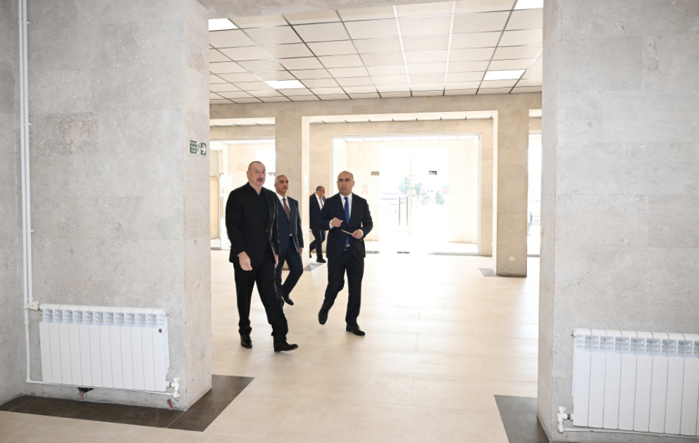 Prezident İlham Əliyev Xankəndidə Qarabağ Universitetində görülən işlərlə tanış olub
