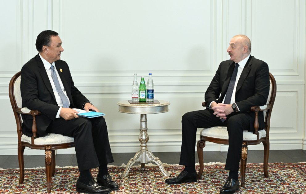 Präsident Ilham Aliyev empfängt Generalsekretär der Organisation Türkischer Staaten