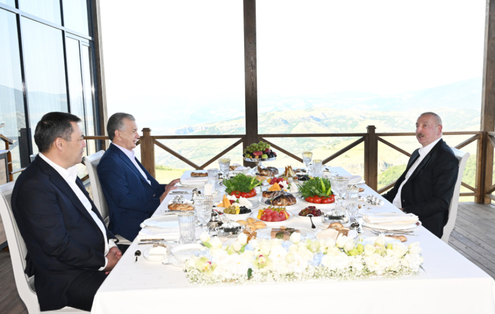Azərbaycan, Özbəkistan və Qırğızıstan prezidentlərinin Şuşada qeyri-rəsmi naharı olub
