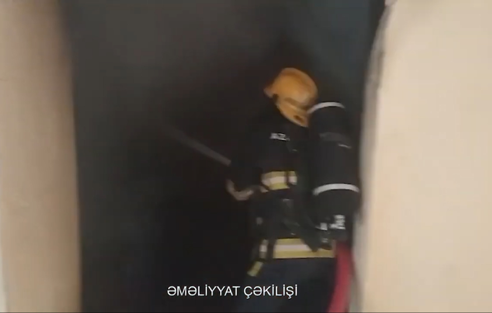 Xətai rayonunda yaşayış binasında yanğın baş verib