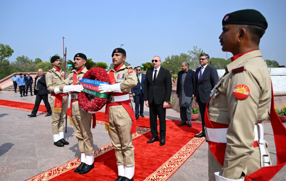 President Ilham Aliyev visited Pakistan Monument in Islamabad