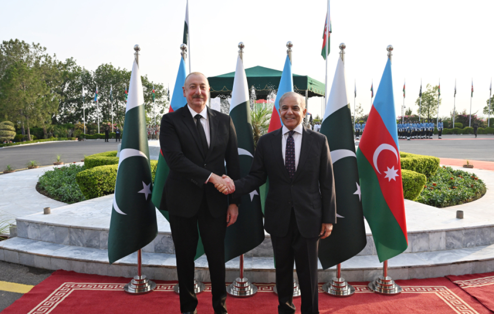 Official welcome ceremony was held for President of Azerbaijan Ilham Aliyev in Islamabad