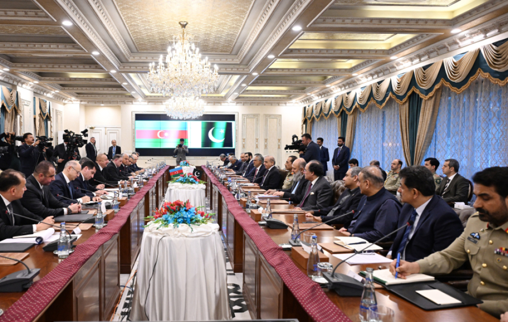 President of Azerbaijan Ilham Aliyev held expanded meeting with Prime Minister of Pakistan Muhammad Shehbaz Sharif in Islamabad