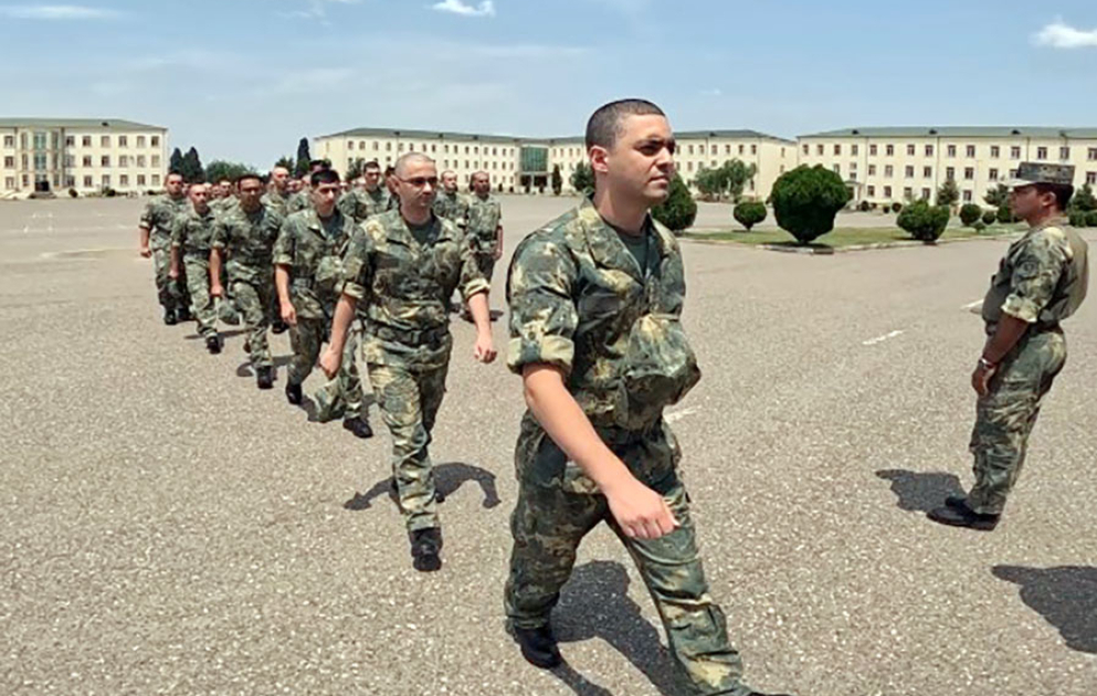 Yeni gələn çağırışçıların hərbi hissələrdə qəbulu davam edir