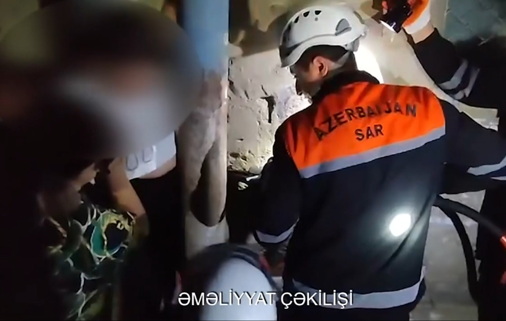 FHN: Köməksiz vəziyyətdə qalan azyaşlı xilas edilib