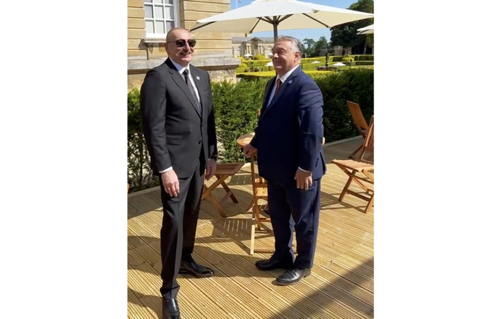 Präsident Aliyev unterhält sich mit Ungarns Premier Orbán