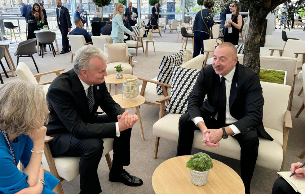 Präsident Ilham Aliyev trifft in Oxford seinen litauischen Amtskollegen Gitanas Nauseda