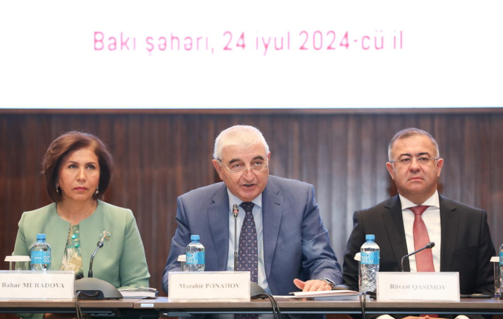 Milli Məclisə seçkilərdə qadınların fəallığının yüksəldilməsinə həsr olunan dəyirmi masa keçirilib