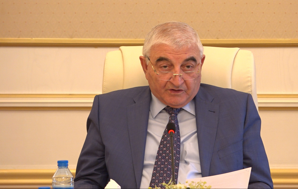 Deputatlığa namizədliyini irəli sürənlərdən 911 nəfəri imza vərəqəsi alıb
