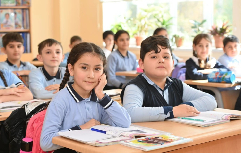 Valideynlərin diqqətinə: köhnə məktəbli formaları qəbul edilməyəcək