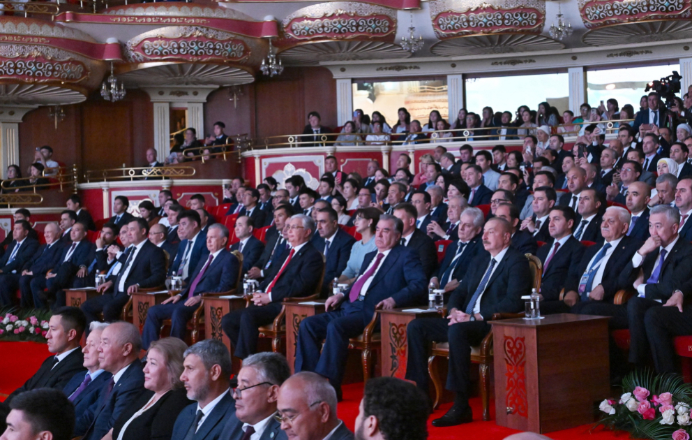 Prezident İlham Əliyev Astanada “Вечер дружбы” adlı qala konsertdə iştirak edib
