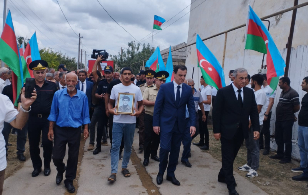 İtkin şəhid Qənbər Yarıyevin nəşi Salyanda torpağa tapşırılıb
