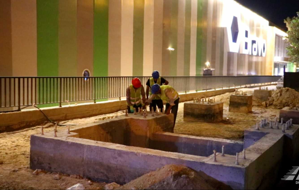 Yeni yerüstü piyada keçidinin inşası davam etdirilir