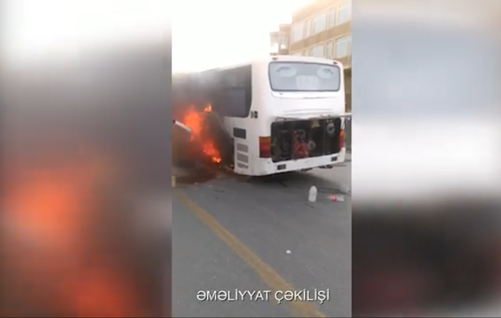 Qaradağ rayonu ərazisində sərnişin avtobusu yanıb