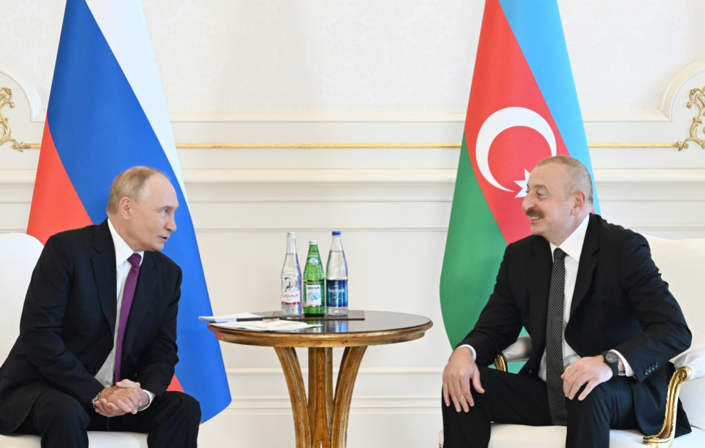 Réunion restreinte des présidents Ilham Aliyev et Vladimir Poutine