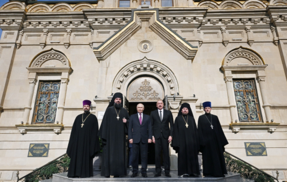 Präsidenten von Aserbaidschan und Russland besuchen Kathedrale der Heiligen Myrrhe-Träger in Baku