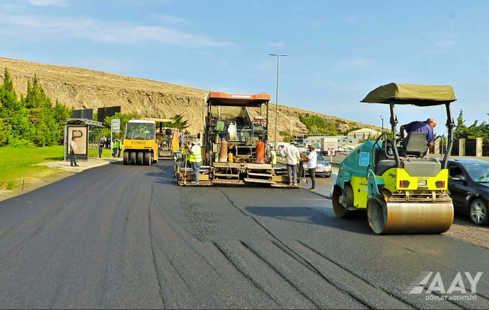 Salyan şosesində asfaltlanma işləri aparılır