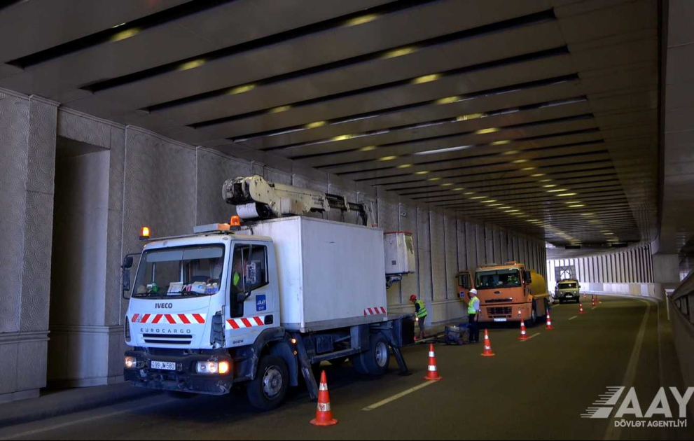 Tunellərin və tuneldaxili yol elementlərinin təmizlənməsi işləri davam etdirilir