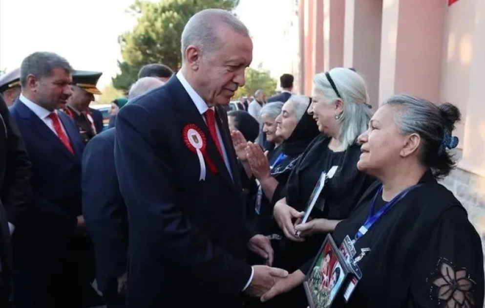 Türkiyə Prezidenti Qarabağ müharibəsi şəhidlərinin ailə üzvləri ilə görüşüb
