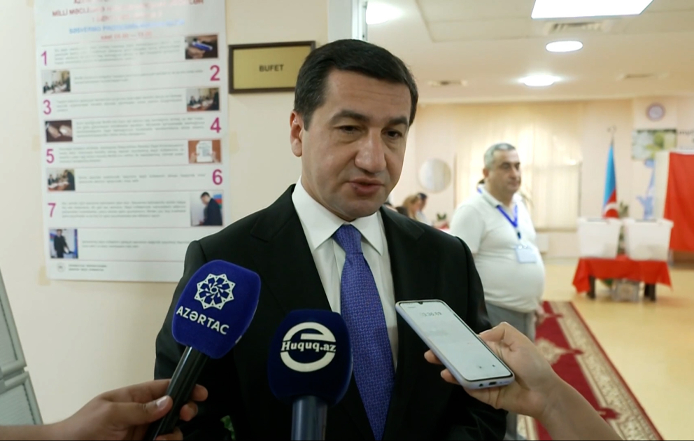 Hikmət Hacıyev: Ermənistan silahlı qüvvələri üzərində məhdudiyyətlər olmalıdır