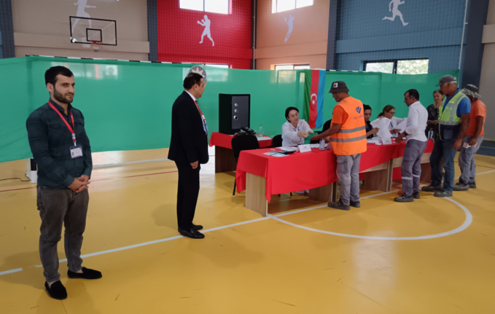 Yerli müşahidəçilər Ağalı kəndində seçki prosesini izləyiblər