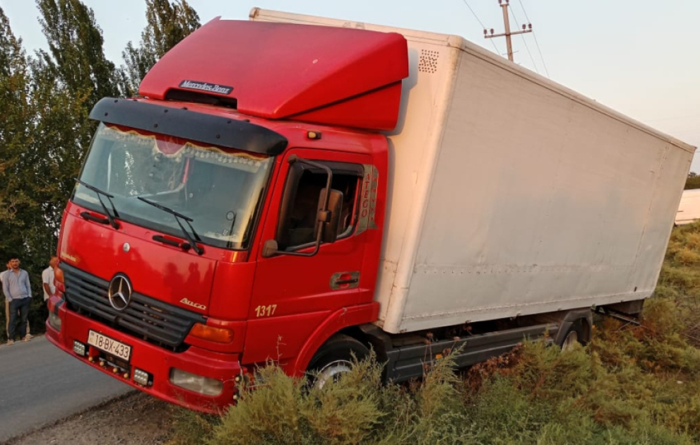 Sabirabadda yük maşınının vurduğu piyada ölüb