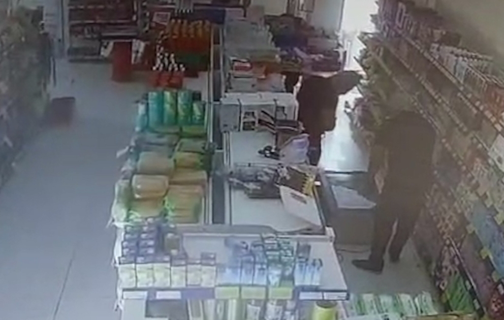 Bakıda 7 marketdən 42 min manatlıq oğurluq edən maskalı şəxslər saxlanılıblar